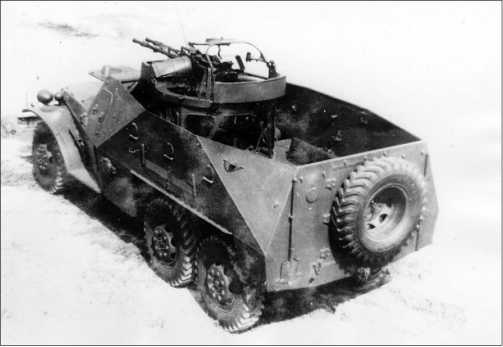 Иллюстрация к книге — Русские бронетранспортеры [i_030.jpg]