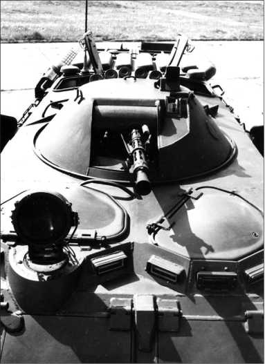 Иллюстрация к книге — Русские бронетранспортеры [i_093.jpg]