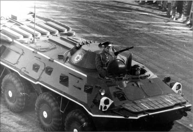 Иллюстрация к книге — Русские бронетранспортеры [i_103.jpg]