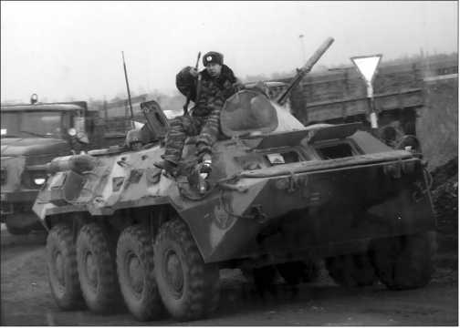 Иллюстрация к книге — Русские бронетранспортеры [i_105.jpg]