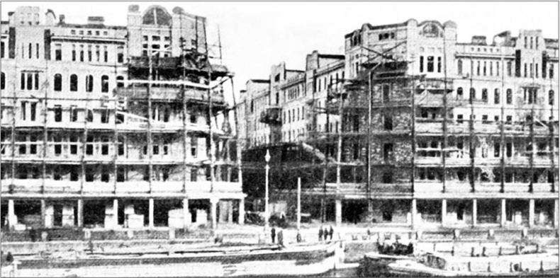 Иллюстрация к книге — Петербургские доходные дома. Очерки из истории быта [i_024.jpg]