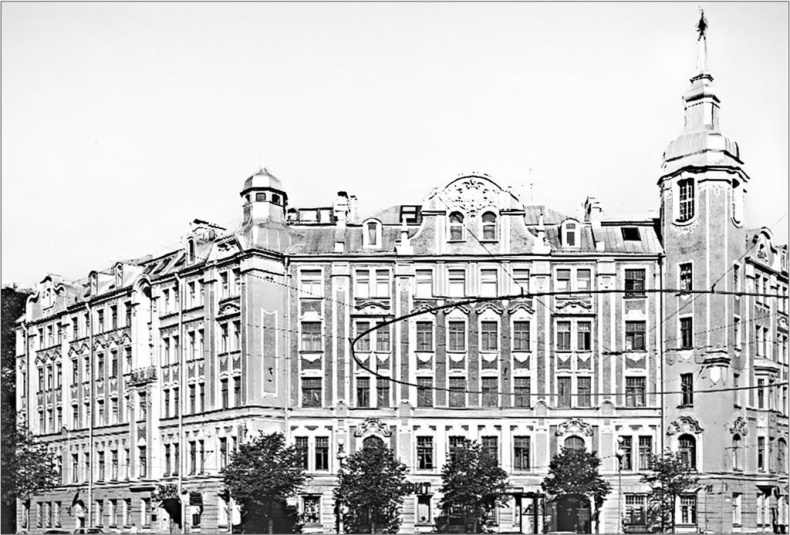 Иллюстрация к книге — Петербургские доходные дома. Очерки из истории быта [i_050.jpg]