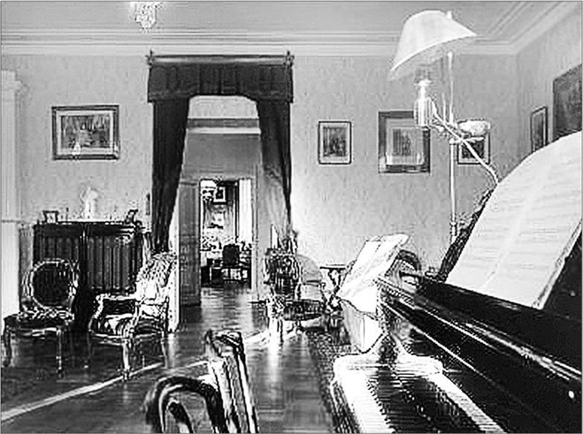 Иллюстрация к книге — Петербургские доходные дома. Очерки из истории быта [i_194.jpg]