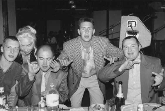 Иллюстрация к книге — Исповедь русского гангстера. Хроники времен организованного бандитизма. Книга вторая [i_010.jpg]