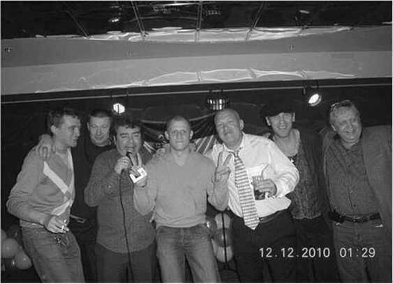 Иллюстрация к книге — Исповедь русского гангстера. Хроники времен организованного бандитизма. Книга вторая [i_013.jpg]