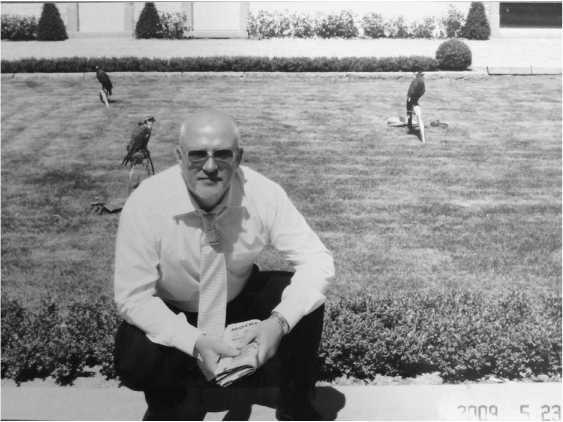 Иллюстрация к книге — Исповедь русского гангстера. Хроники времен организованного бандитизма. Книга вторая [i_032.jpg]