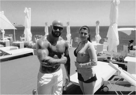 Иллюстрация к книге — Исповедь русского гангстера. Хроники времен организованного бандитизма. Книга вторая [i_033.jpg]