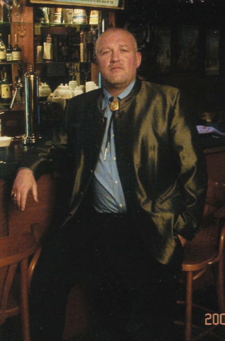 Иллюстрация к книге — Исповедь русского гангстера. Хроники времен организованного бандитизма. Книга вторая [i_041.jpg]