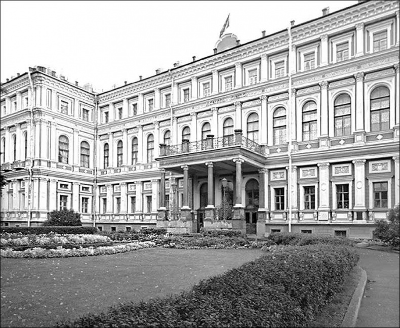 Иллюстрация к книге — Великие княгини и князья семьи Романовых [i_063.jpg]