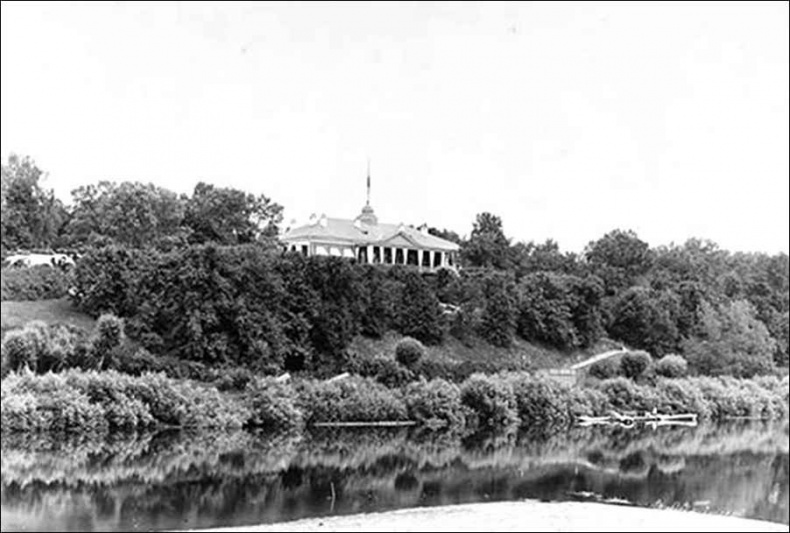 Иллюстрация к книге — Великие княгини и князья семьи Романовых [i_090.jpg]