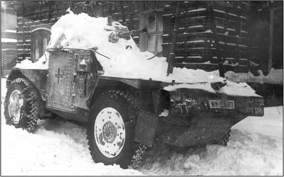 Иллюстрация к книге — Яхромский мост: Крах «Тайфуна» [i_124.jpg]