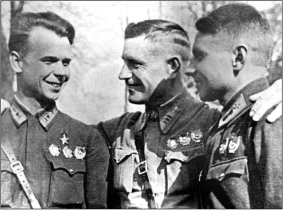 Иллюстрация к книге — Яхромский мост: Крах «Тайфуна» [i_126.jpg]