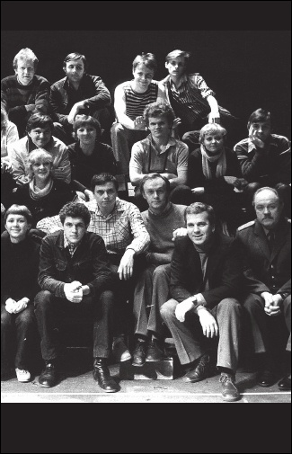 Иллюстрация к книге — На берегах утопий [i_043.jpg]