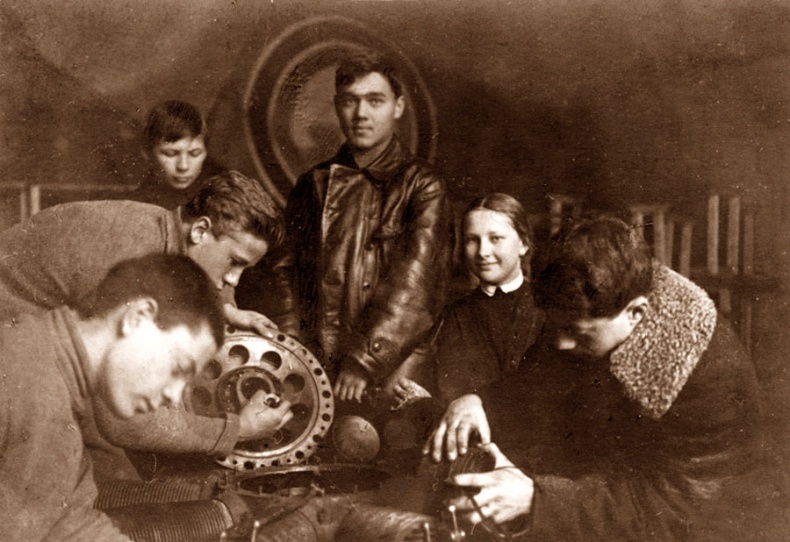 Иллюстрация к книге — Цель жизни. Записки авиаконструктора [i_047.jpg]