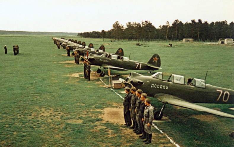 Иллюстрация к книге — Цель жизни. Записки авиаконструктора [i_374.jpg]