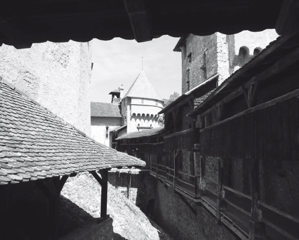 Иллюстрация к книге — Дом на хвосте паровоза. Путеводитель по Европе в сказках Андерсена [i_165.jpg]