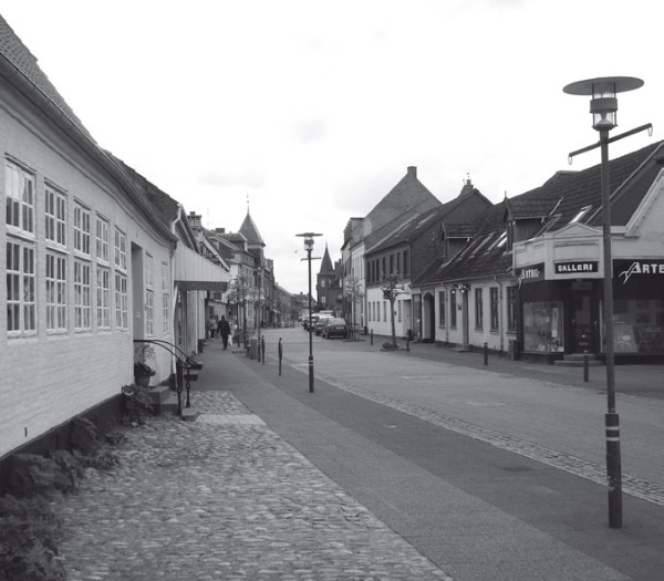 Иллюстрация к книге — Дом на хвосте паровоза. Путеводитель по Европе в сказках Андерсена [i_184.jpg]