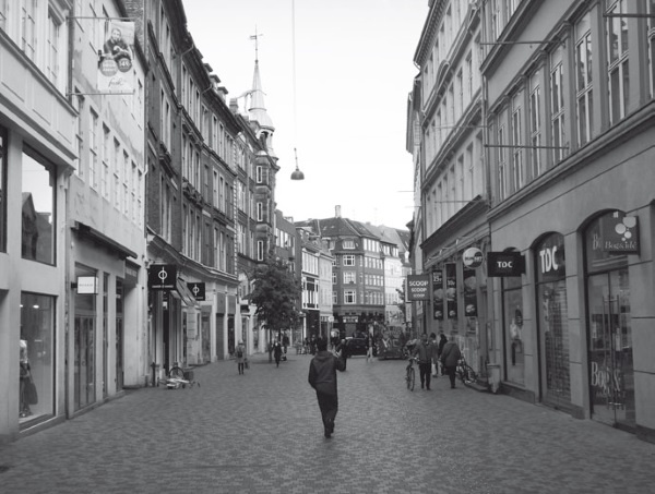 Иллюстрация к книге — Дом на хвосте паровоза. Путеводитель по Европе в сказках Андерсена [i_186.jpg]