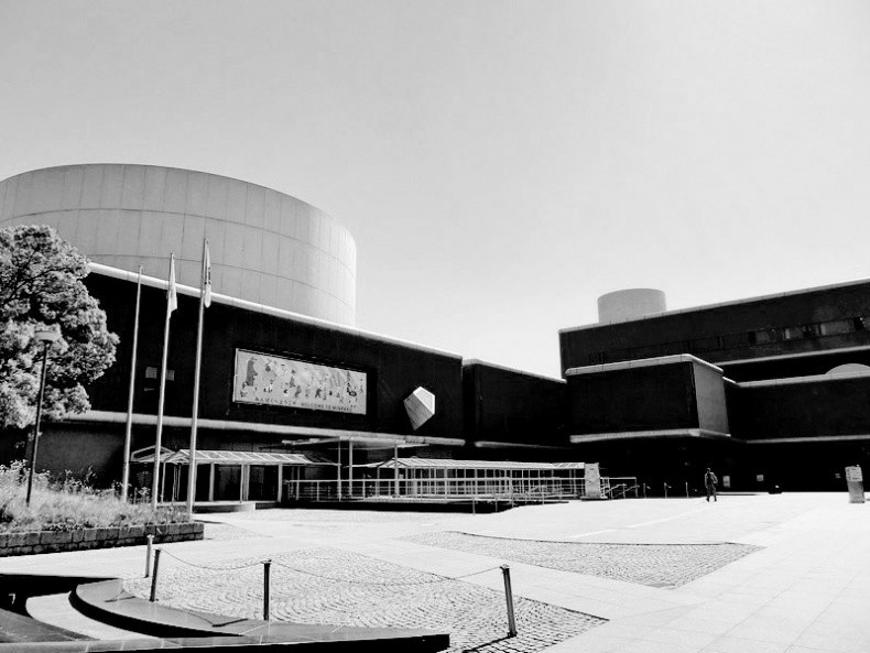 Иллюстрация к книге — Современная архитектура Японии. Традиции восприятия пространства [i_020.jpg]