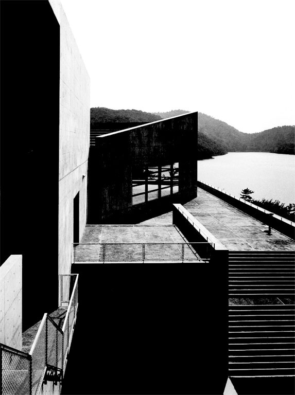 Иллюстрация к книге — Современная архитектура Японии. Традиции восприятия пространства [i_033.jpg]