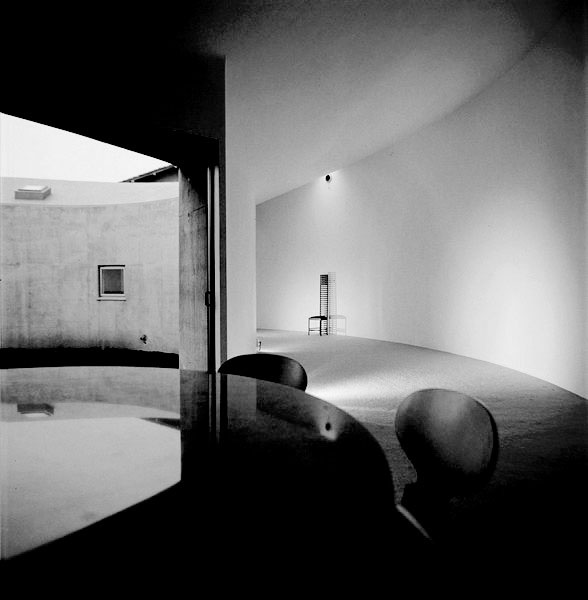 Иллюстрация к книге — Современная архитектура Японии. Традиции восприятия пространства [i_044.jpg]