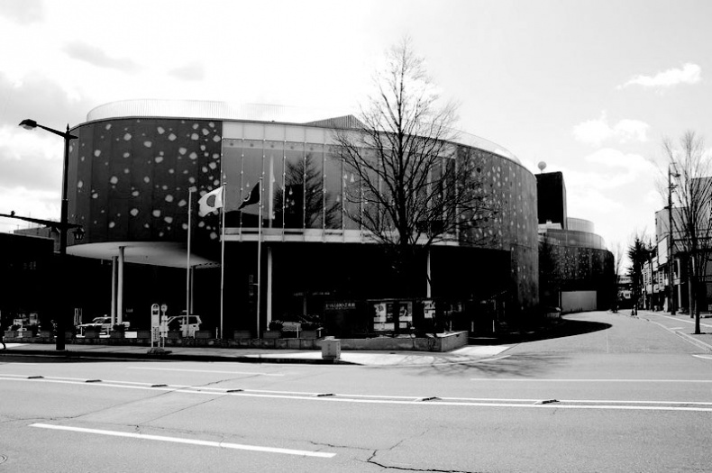 Иллюстрация к книге — Современная архитектура Японии. Традиции восприятия пространства [i_048.jpg]