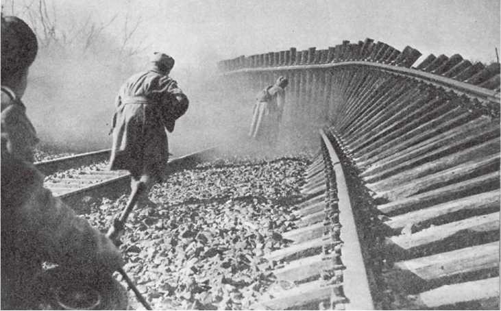 Иллюстрация к книге — Штрафбат. Наказание, искупление (Военно-историческая быль) [i_017.jpg]