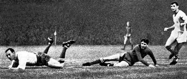 Иллюстрация к книге — История Лиги Чемпионов [i_016.jpg]