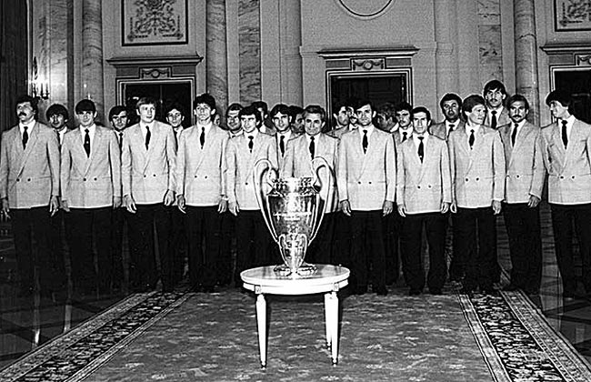 Иллюстрация к книге — История Лиги Чемпионов [i_050.jpg]