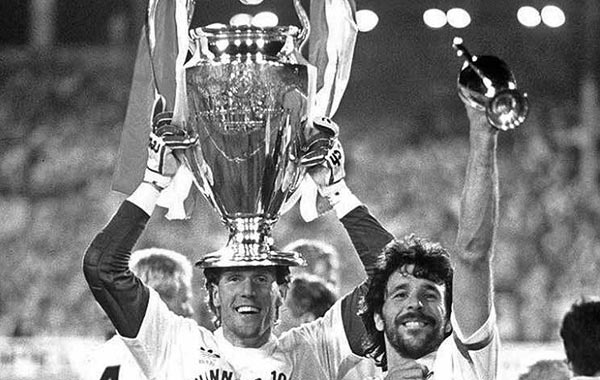 Иллюстрация к книге — История Лиги Чемпионов [i_058.jpg]