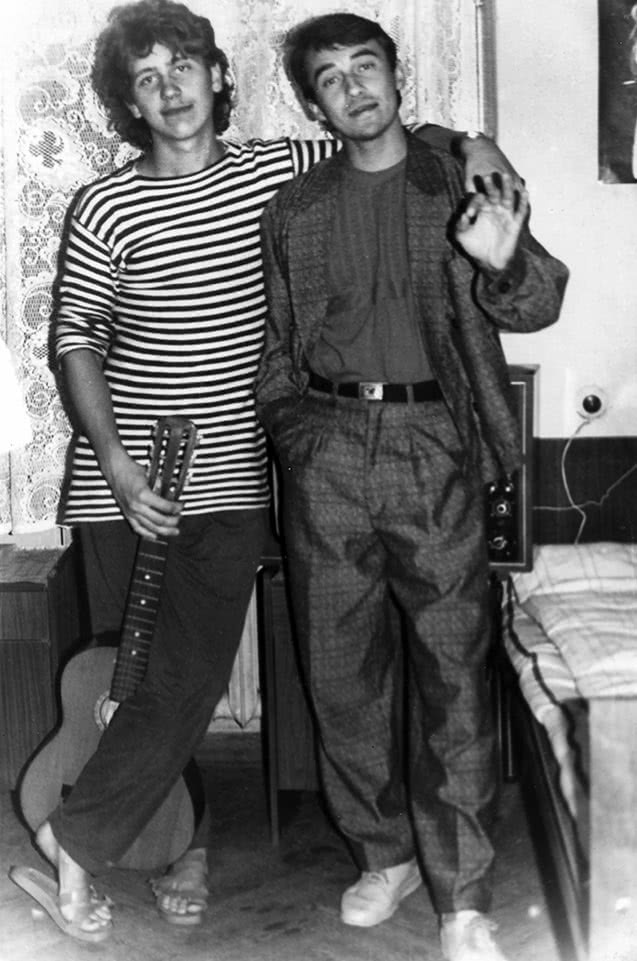 Иллюстрация к книге — Квартет Я. Как создавался самый смешной театр страны [i_010.jpg]