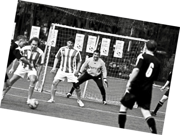 Иллюстрация к книге — Квартет Я. Как создавался самый смешной театр страны [i_012.jpg]