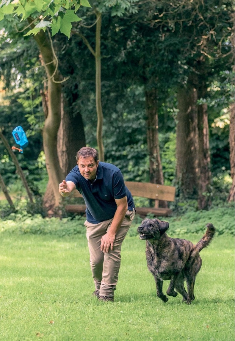 Иллюстрация к книге — Идеальная собака не выгуливает хозяина. Как воспитать собаку без вредных привычек [i_104.jpg]