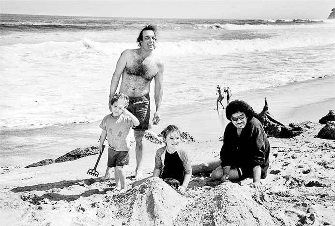 Иллюстрация к книге — KISS. Лицом к музыке: срывая маску [i_029.jpg]