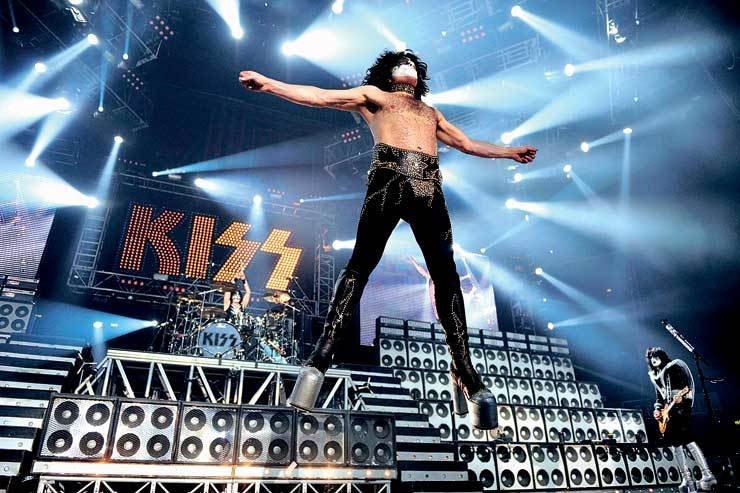 Иллюстрация к книге — KISS. Лицом к музыке: срывая маску [i_044.jpg]