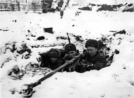 Иллюстрация к книге — Чудо под Москвой [i_090.jpg]