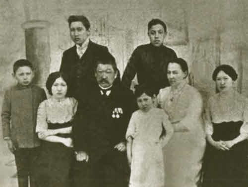 Иллюстрация к книге — Алексей Кулаковский [i_037.jpg]