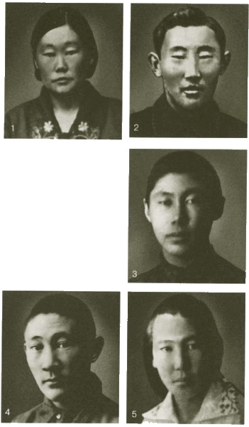 Иллюстрация к книге — Алексей Кулаковский [i_040.jpg]