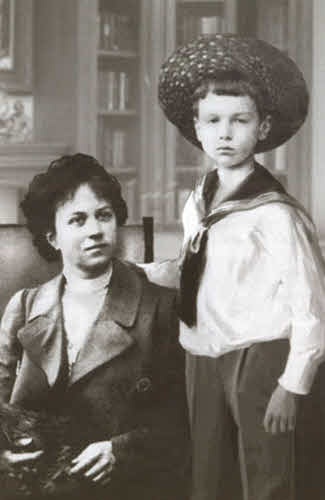 Иллюстрация к книге — Коллонтай [i_009.jpg]