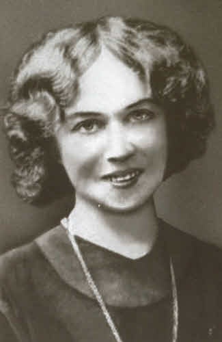 Иллюстрация к книге — Коллонтай [i_018.jpg]