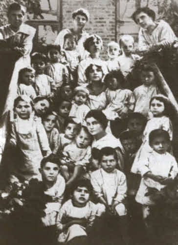 Иллюстрация к книге — Коллонтай [i_020.jpg]