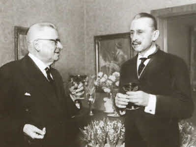 Иллюстрация к книге — Коллонтай [i_045.jpg]