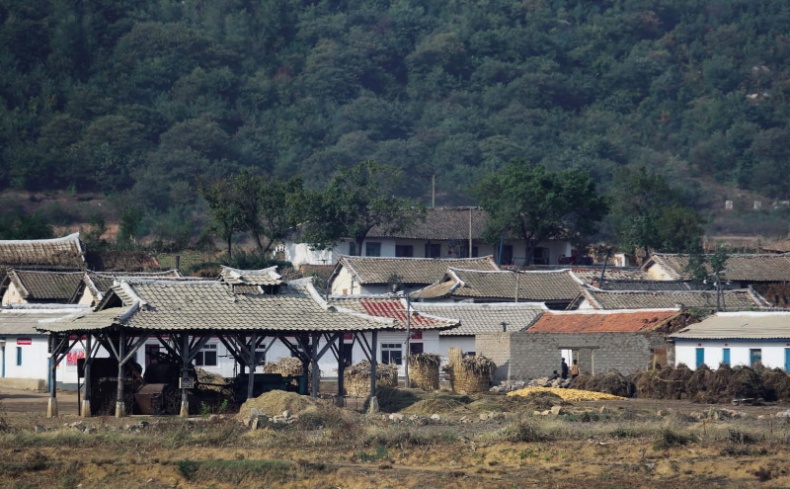 Иллюстрация к книге — Спросите у северокорейца. Бывшие граждане о жизни внутри самой закрытой страны мира [i_007.jpg]