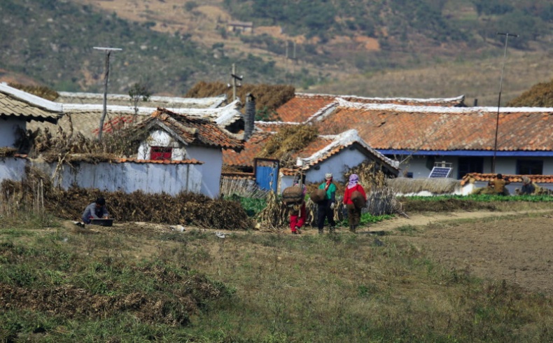 Иллюстрация к книге — Спросите у северокорейца. Бывшие граждане о жизни внутри самой закрытой страны мира [i_008.jpg]