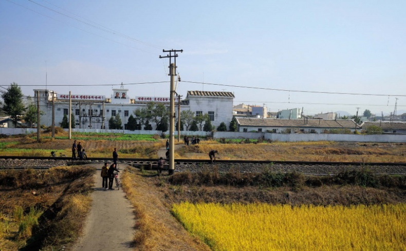 Иллюстрация к книге — Спросите у северокорейца. Бывшие граждане о жизни внутри самой закрытой страны мира [i_009.jpg]