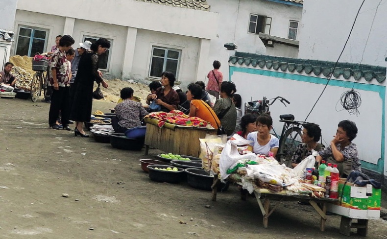 Иллюстрация к книге — Спросите у северокорейца. Бывшие граждане о жизни внутри самой закрытой страны мира [i_016.jpg]