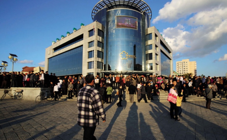 Иллюстрация к книге — Спросите у северокорейца. Бывшие граждане о жизни внутри самой закрытой страны мира [i_024.jpg]