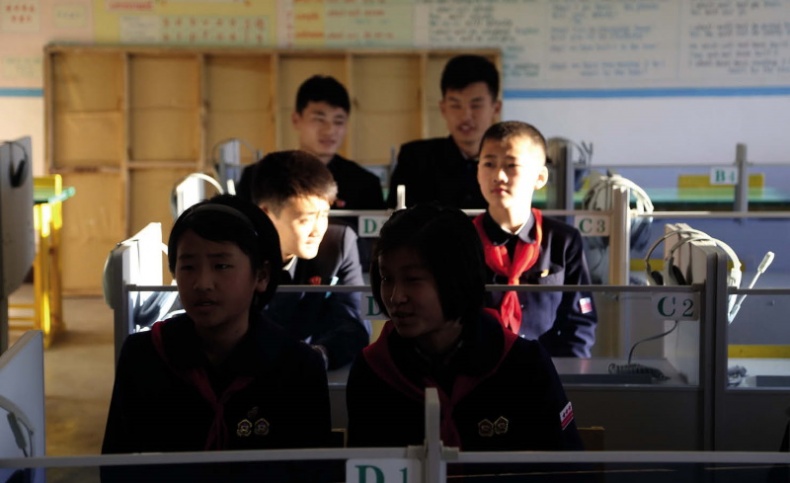 Иллюстрация к книге — Спросите у северокорейца. Бывшие граждане о жизни внутри самой закрытой страны мира [i_034.jpg]