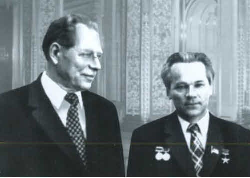 Иллюстрация к книге — Калашников [i_026.jpg]