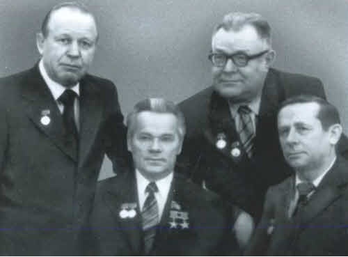 Иллюстрация к книге — Калашников [i_031.jpg]